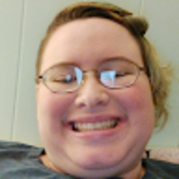 Meet your Posher, Macy - Picture 1 of 1